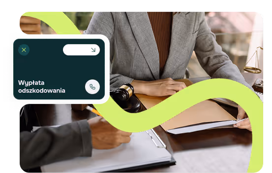 Prawnik podczas konsultacji prawnej, z klientem w Lublinie, w sprawie o odszkodowanie.